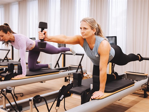 Reformer bed with Dumbbell